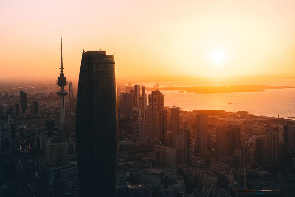 Navigating the Dubai Employment Landscape: Identifying New Opportunities Amid Expatriate Restrictions in&nbsp;Kuwait