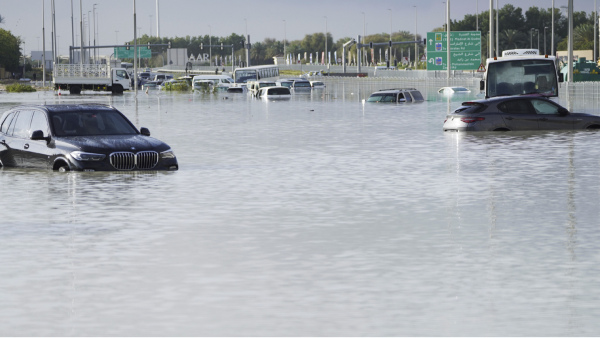 Dubai roads: Police advise drivers to gather abandoned automobiles, while RTA provides traffic&nbsp;updates.