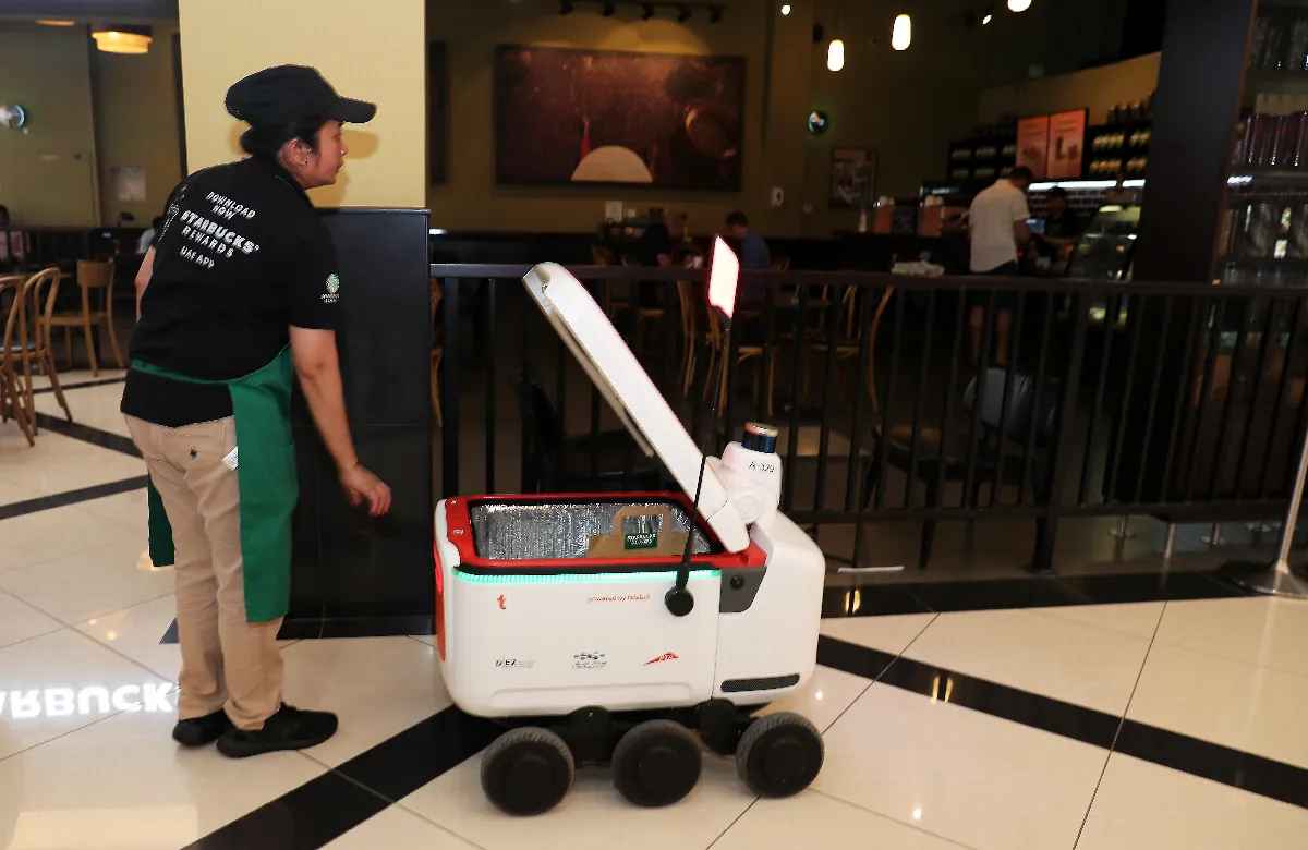robot delivery dubai