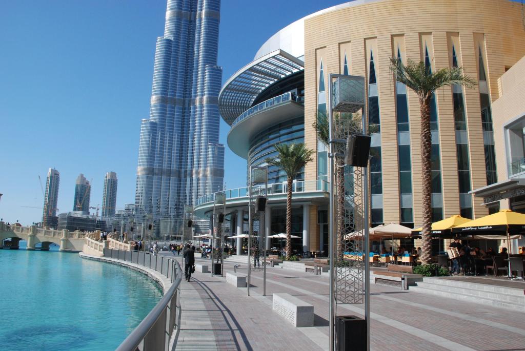 dubai mall visitors 2024