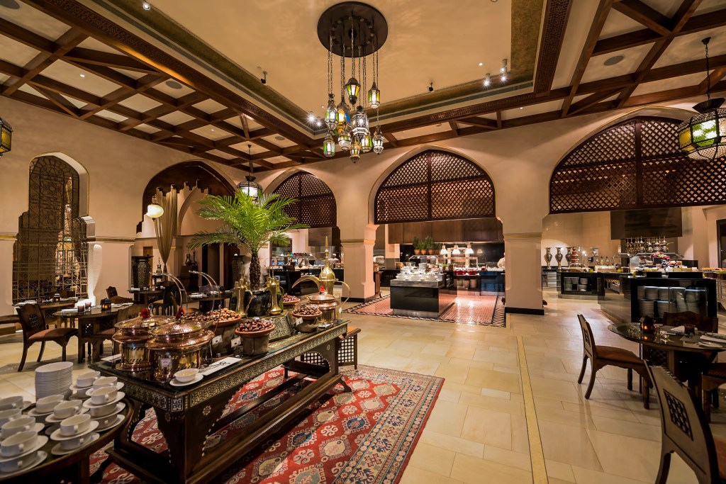 Ewaan (Palace Downtown)