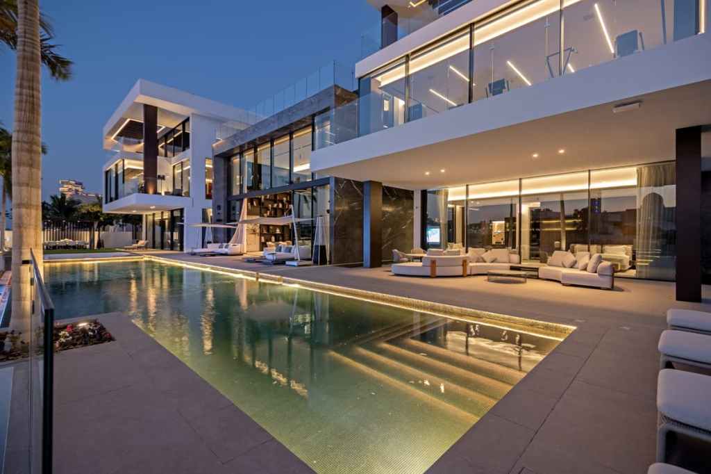 Dubai Property Boom Pushes Buyers to Suburbs as Prime Areas Hit Record&nbsp;Prices