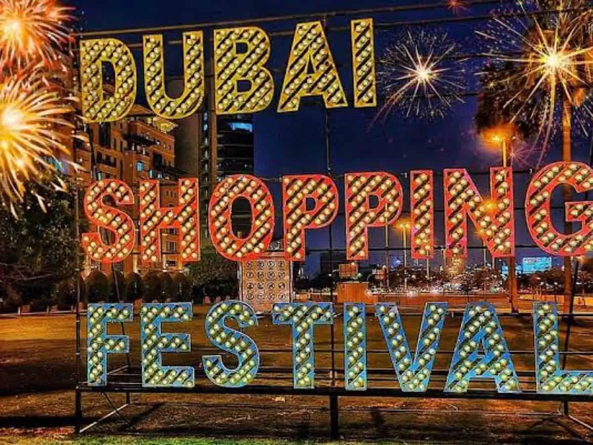 Tourists Dubai Shopping Festival tourists-dubai-shopping-festival