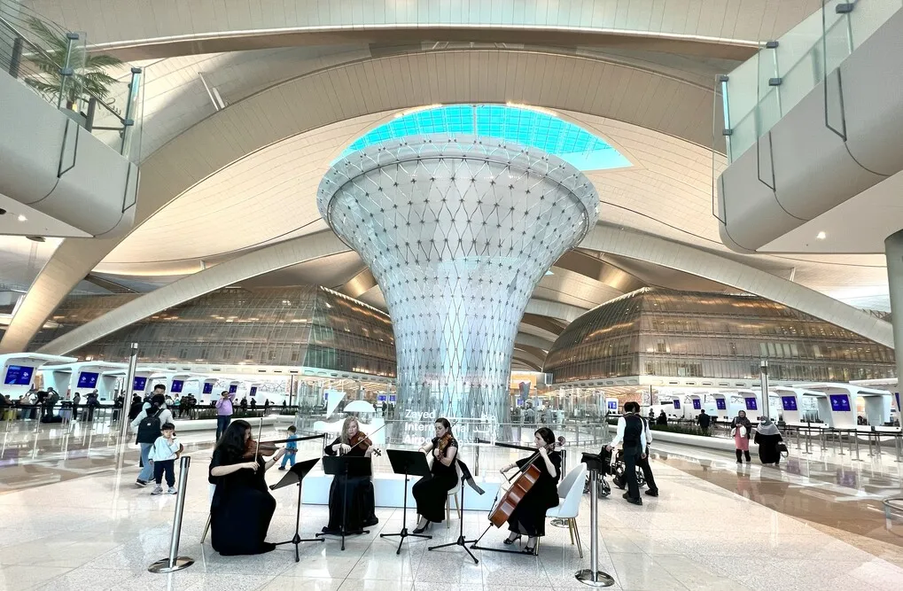 Zayed International Airport: Abu Dhabi's X-Shaped Marvel Wins Global Award
