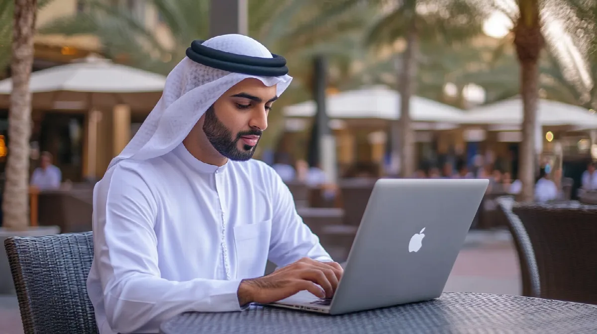 UAE Freelancing vs 9-5: Real Stories of Career Transitions in Dubai 2025