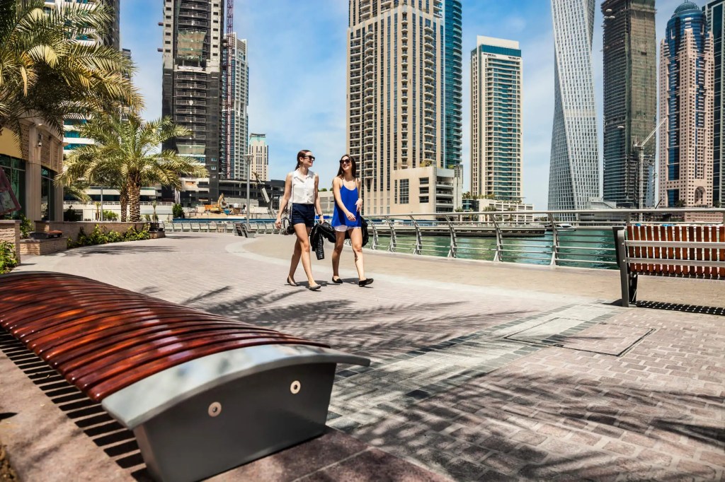 Dubai Marina Rent Guide 2025: Real Costs & Resident&nbsp;Experiences