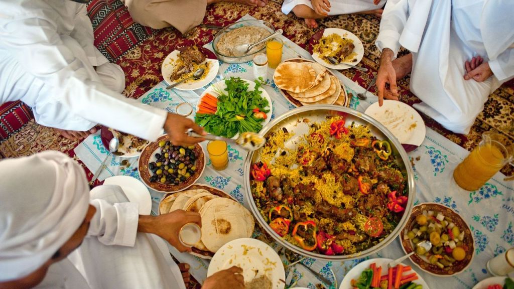 UAE Ramadan 2025: Complete Guide to Donating Iftar Meals &&nbsp;Charity