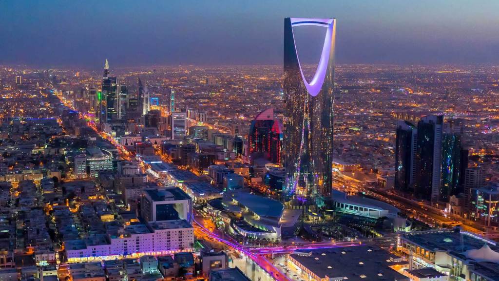 Saudi Job Market 2025: 66% of Professionals Ready to Switch&nbsp;Jobs
