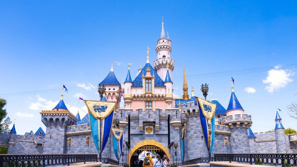 Disneyland Abu Dhabi Jobs: 30,000 Opportunities in&nbsp;Entertainment