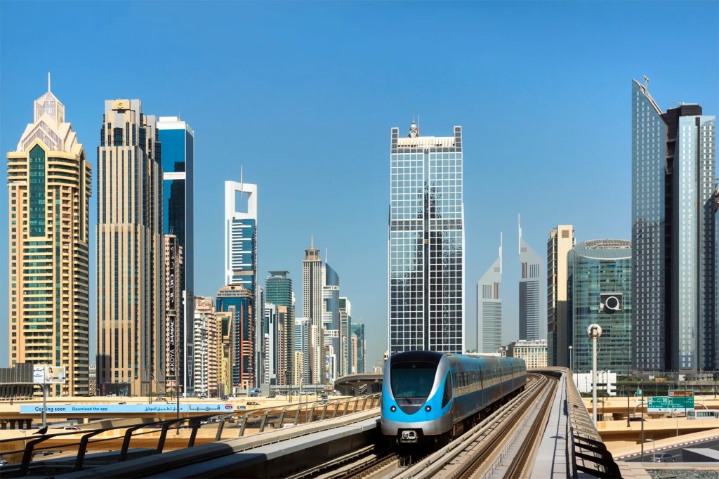UAE Job Hunt: Escape Application Black Hole - 84% Feel Ignored