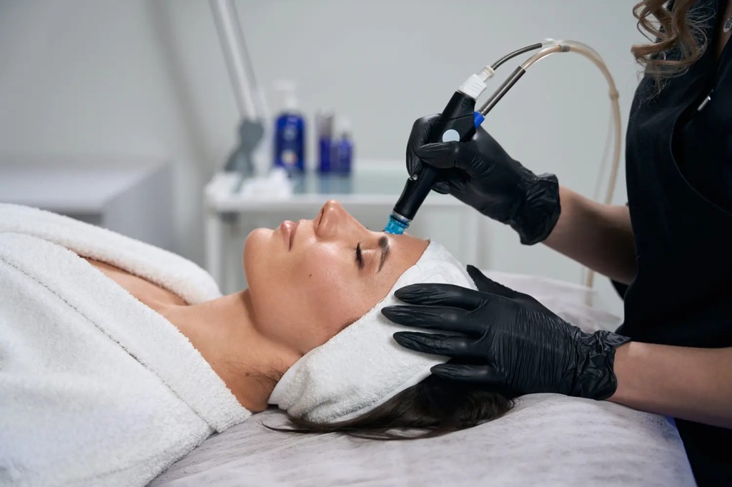 HydraFacial Dubai: Complete Price Guide & Best Clinics&nbsp;2025